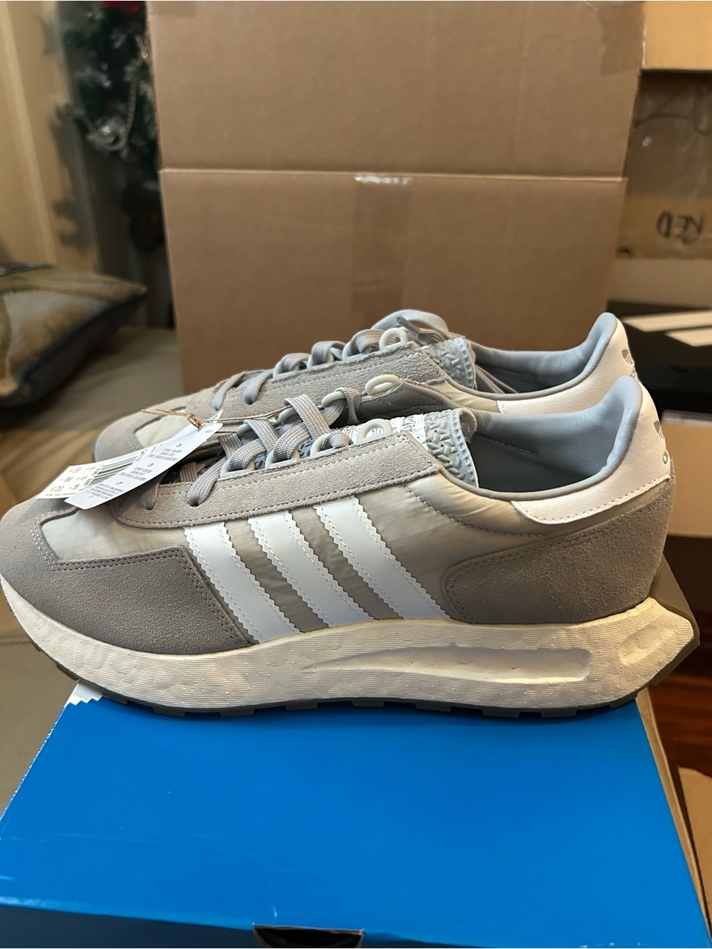 Men’s Adidas Men’s Retro Runner Sneakers